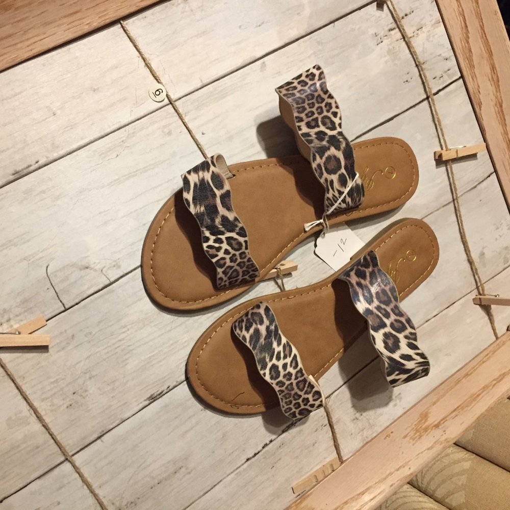 Jynx snow leopard sandals